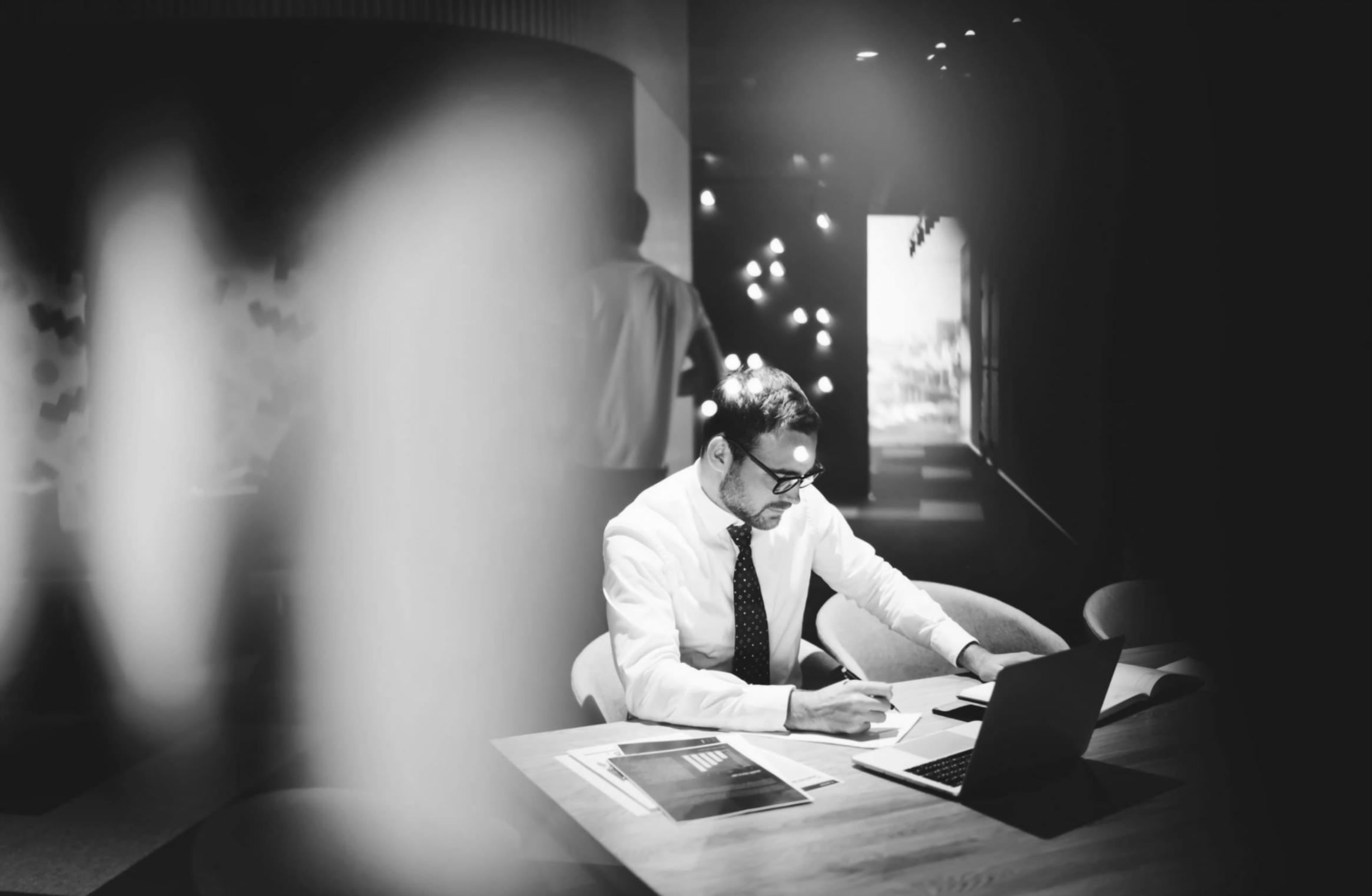 Студенты работают над грамматическими проектами